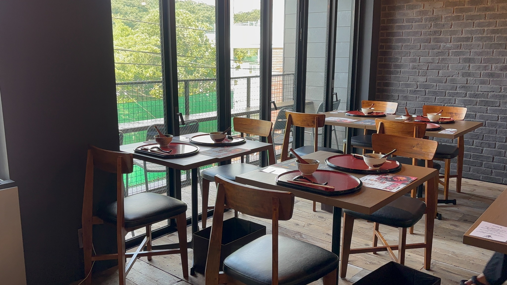 鎌倉雪ノ下ローストビーフ本店のテーブル席